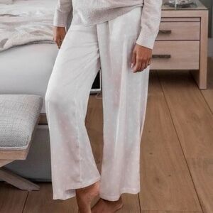 NWOT🤍Barefoot Dreams Wide-Leg Satin Pants Small